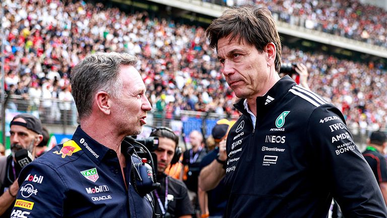 Ex-Red-Bull-Teamchef Christian Horner (l.) im Gespräch mit Mercedes-Teamchef Toto Wolff.