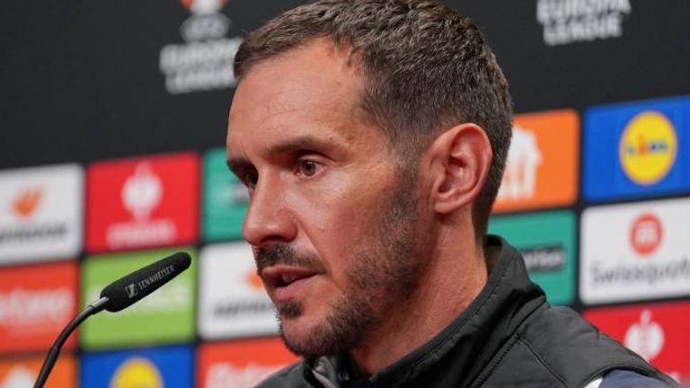 Julian Schuster und der SC Freiburg empfangen den FC Utrecht in der Europa League.