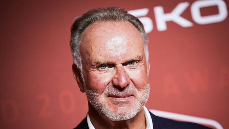 Rummenigge kam 1974 als Spieler zum FC Bayern. von 2002-2021 war er Vorstandsvorsitzender. 