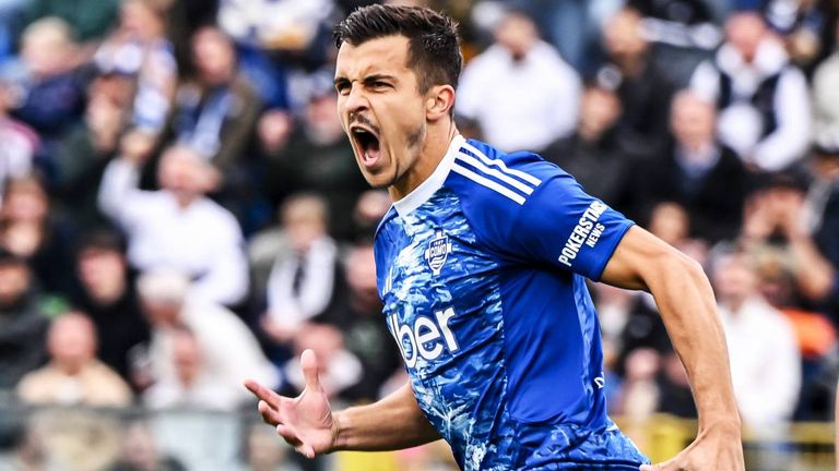 Marc-Oliver Kempf bejubelt gegen Juventus ein Tor.