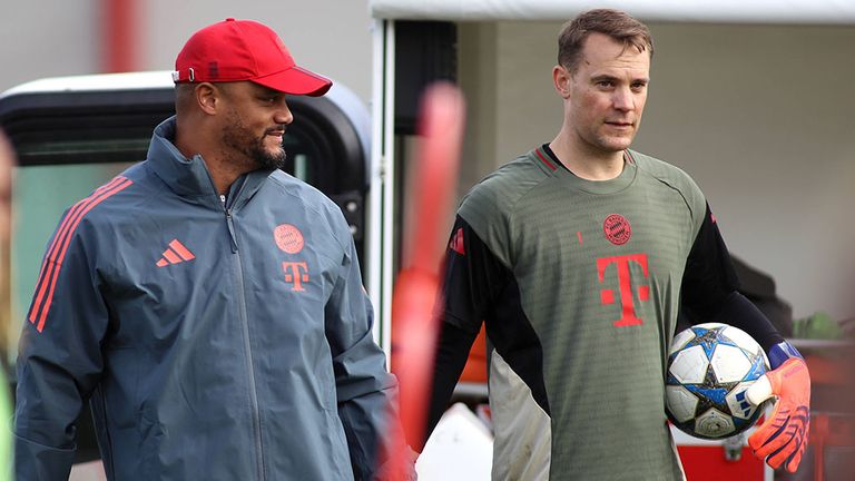 Bayern-Trainer Vincent Kompany mit Stammtorwart Manuel Neuer auf dem Trainingsplatz.