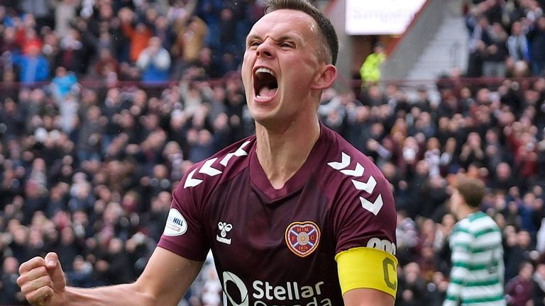Kapitän Lawrence Shankland führt derzeit mit Hearts of Midlothian die Tabelle in der schottischen Premiership an. 