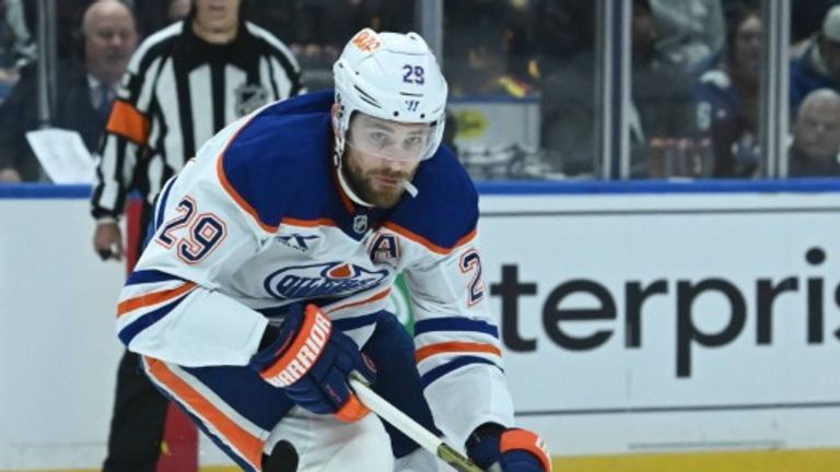 Leon Draisaitl trifft doppelt bei der Oilers OT-Niederlage gegen die Vancouver Canucks.