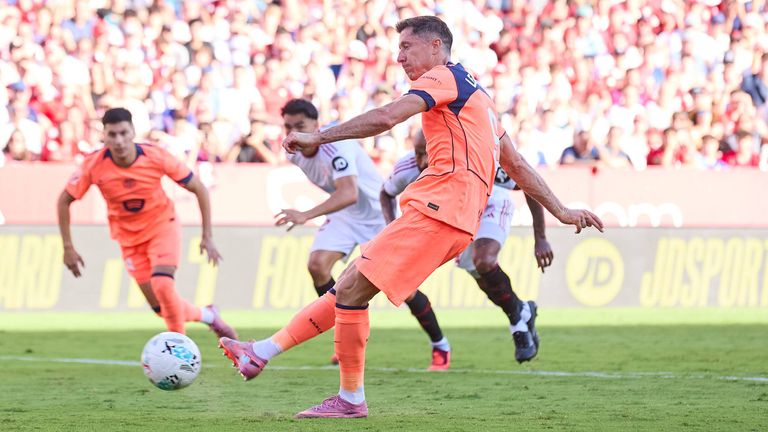 Robert Lewandowski scheitert in Sevilla vom Punkt.