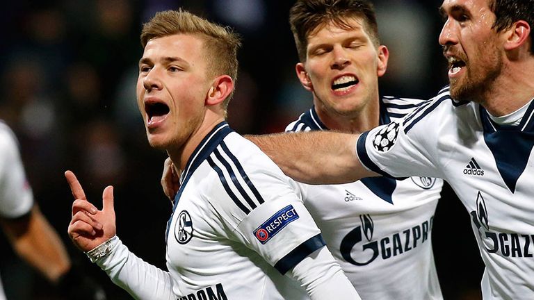 7. MAX MEYER trifft am 10. Dezember 2014 in der Gruppenphase für Schalke 04 gegen NK Maribor im Alter von 19 Jahren und 83 Tagen.