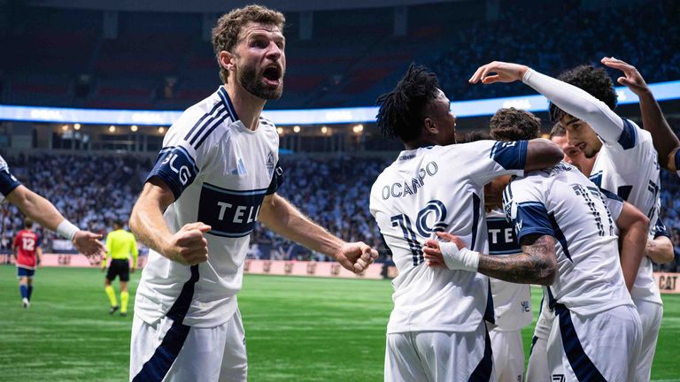 Thomas Müller feiert mit seinen Vancouver Whitecaps einen 3:0-Sieg gegen den FC Dallas.