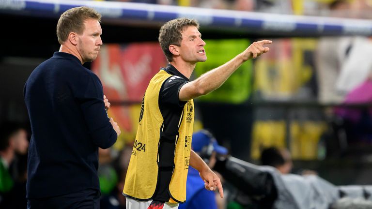 Steht Thomas Müller in Zukunft als Co-Trainer der Nationalmannschaft neben Julian Nagelsmann?