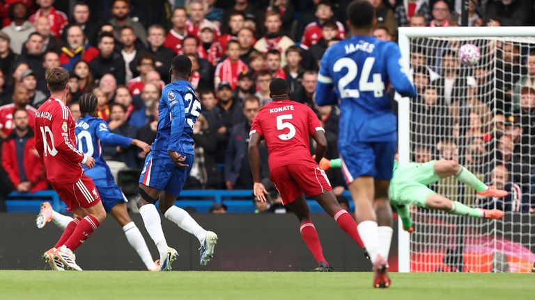 Moses Caicedo trifft traumhaft gegen den FC Liverpool.