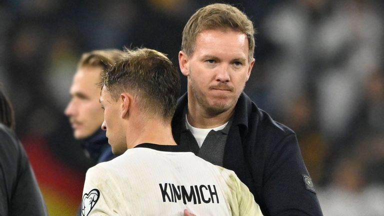 Auf einer Wellenlänge: Bundestrainer Julian Nagelsmann (r.) und sein Kapitän Joshua Kimmich (l.).