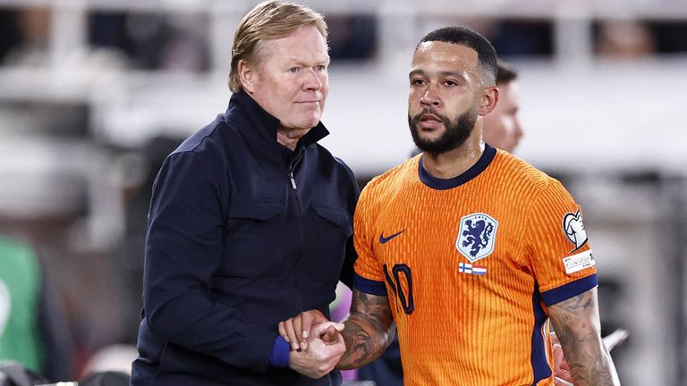 Bondscoach Ronald Koeman (l.) ist auf Memphis Depay nicht gut zu sprechen.