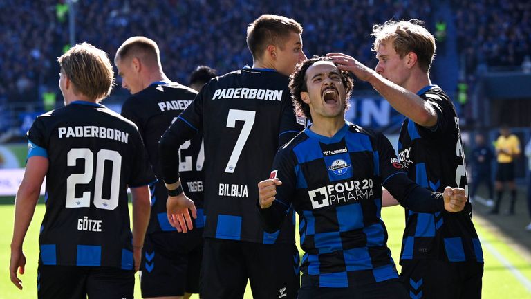 Der SC Paderborn schlägt Arminia Bielefeld und setzt sich in der Spitzengruppe der 2. Bundesliga fest. 