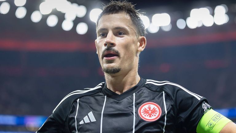 Robin Koch verschuldete zuletzt ein Gegentor bei Frankfurts 2:2 in Freiburg.