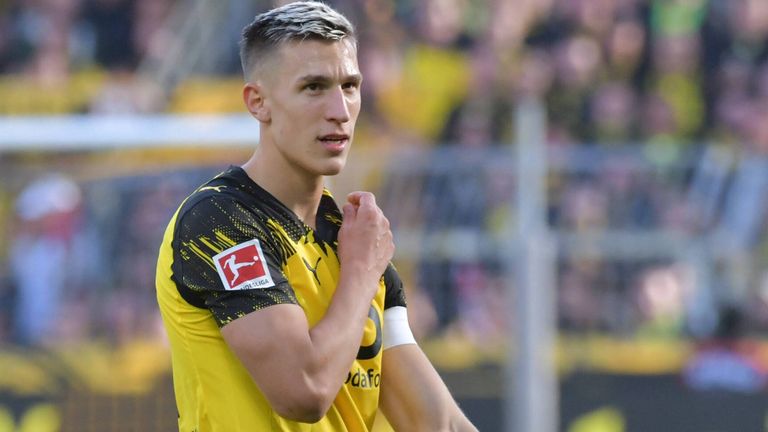 Verlängert Nico Schlotterbeck bei Borussia Dortmund?