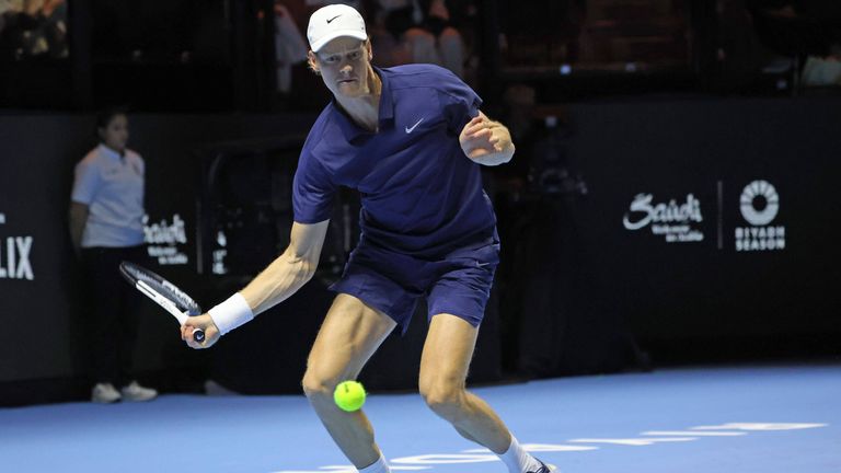 Jannik Sinner gewinnt gegen Carlos Alcaraz.