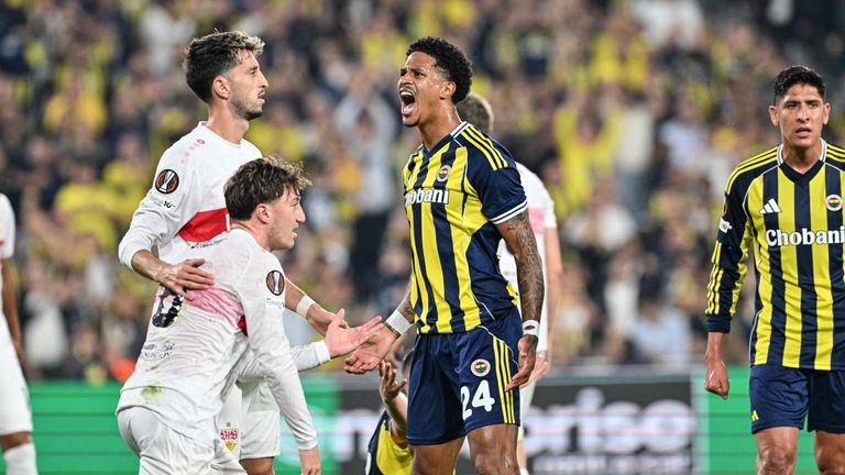 Der VfB Stuttgart verlor das Auswärtsspiel bei Fenerbahce Istanbul nach einem Foulelfmeter knapp.