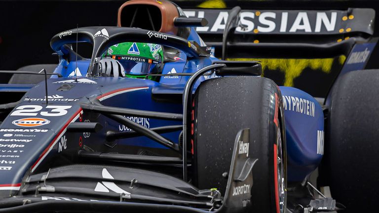 Alex Albon (Williams) startet in Singapur aus der Boxengasse.