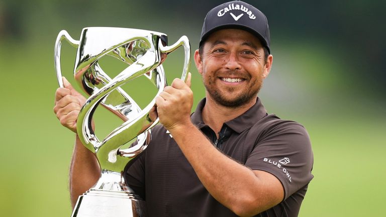 Xander Schauffele feiert seinen Turniererfolg in Yokohama.