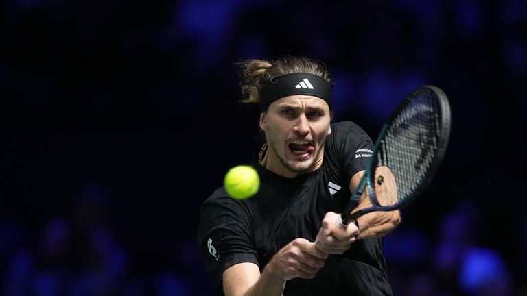 Alexander Zverev bleibt in Paris auf Kurs Im Viertelfinale bekommt es der Weltranglistendritte nun mit seinem Angstgegner zu tun.