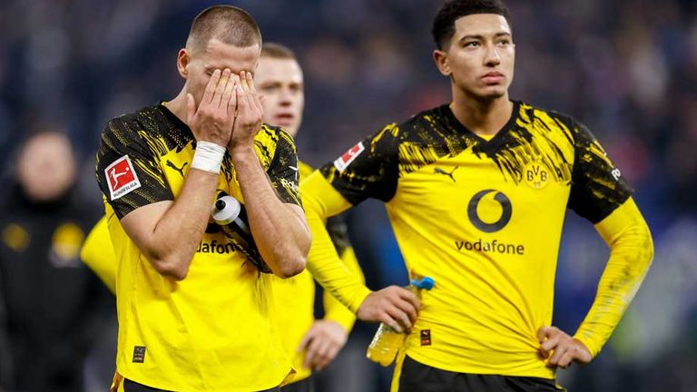 Waldemar Anton (l.) und Jobe Bellingham stehen mit dem BVB nach zehn Spieltagen auf Platz drei.