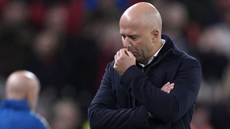 Arne Slot steht nach der nächste Reds-Pleite unter zunehmendem Druck.