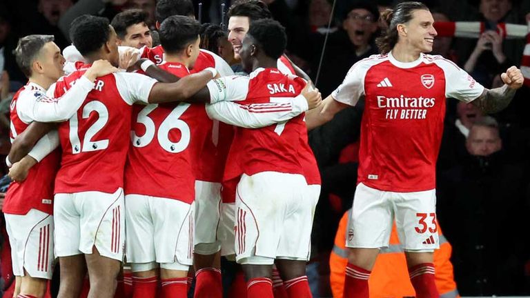 Arsenals Spieler bejubeln einen Treffer beim 4:1 gegen Tottenham.
