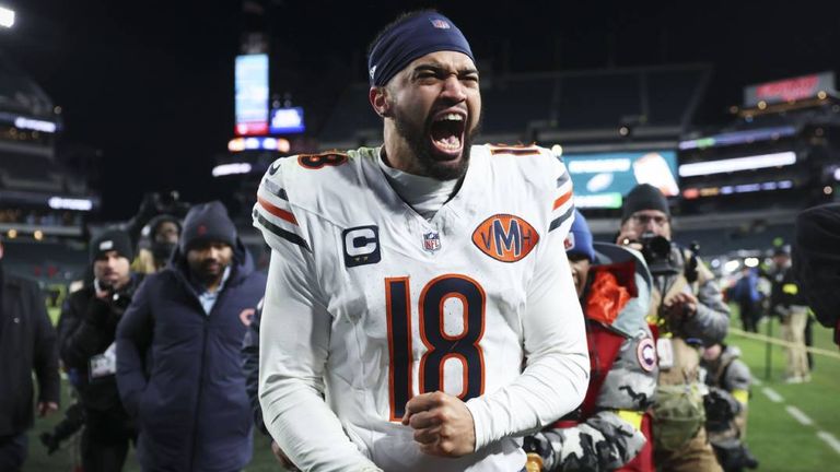 Bears-Quarterback Caleb Williams freut sich über den nächsten Erfolg seines Teams. 
