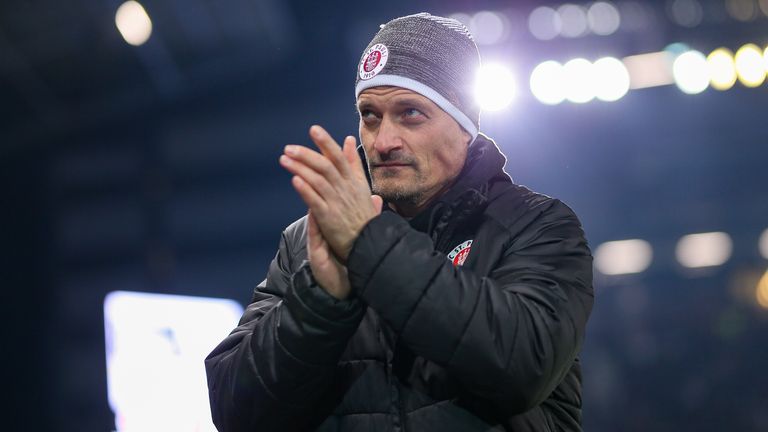 Alexander Blessin bleibt Trainer auf St. Pauli.