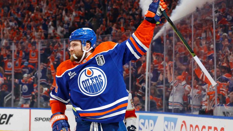 Leon Draisaitl und die Edmonton Oilers haben gegen Philadelphia Flyers den achten Saisonsieg eingefahren.