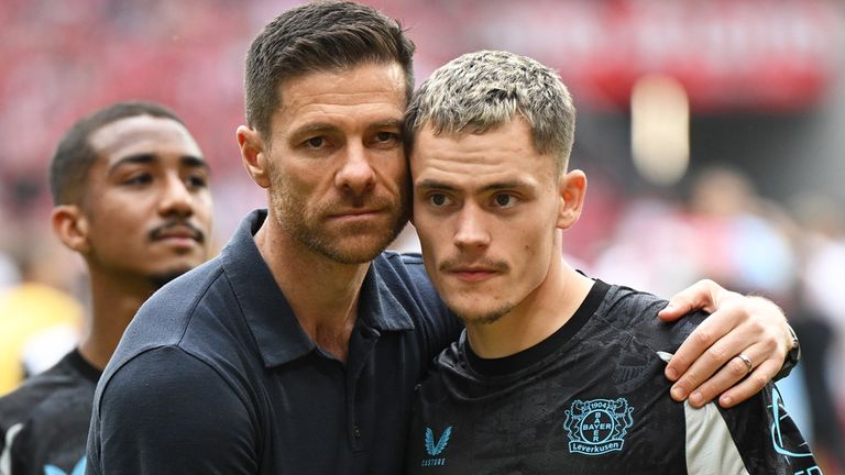 Florian Wirtz (r.) und Xabi Alonso verzauberten gemeinsam Leverkusen.