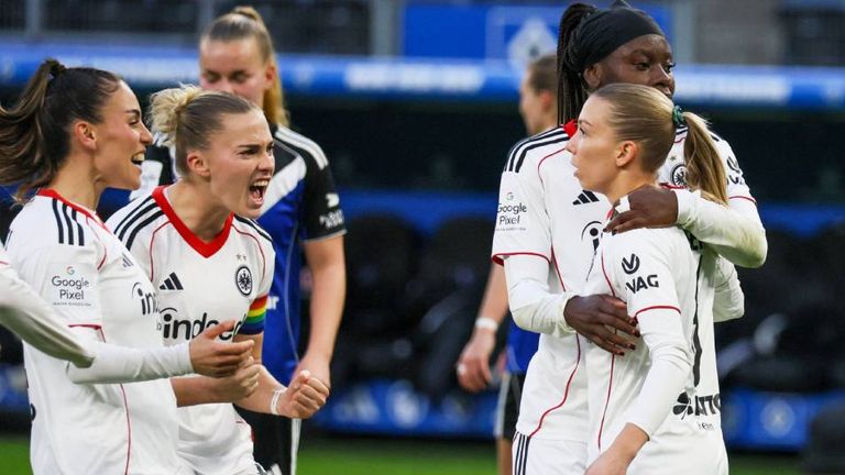 Die SGE-Frauen feiern einen klaren Sieg in Hamburg.