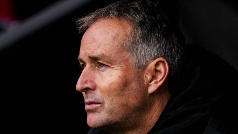 Bayer-Trainer Kasper Hjulmand mahnt, dass Leverkusen noch etwas Zeit braucht. 