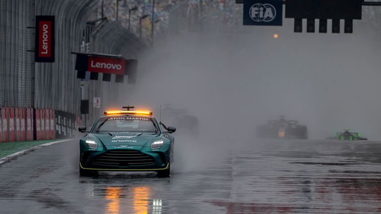 Bereits im vergangenen Jahr spielte der Regen in Interlagos eine Hauptrolle.