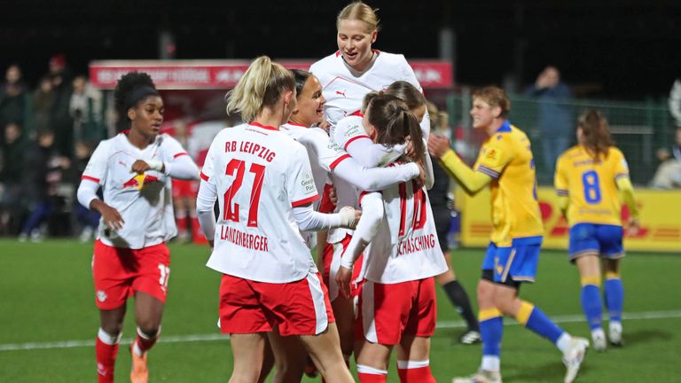 RB Leipzig siegt gegen Carl Zeiss Jena souverän. 