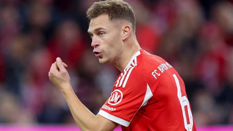 Joshua Kimmich lobt die Charaktere in der Bayern-Mannschaft.