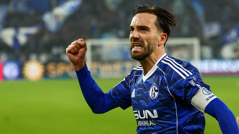 Schalke gelingt in der Schlussphase der Lucky Punch & springt an die Tabellenspitze.