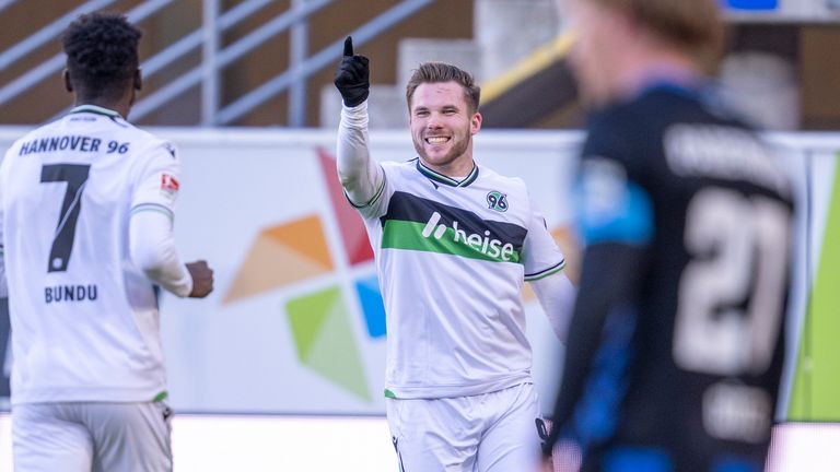 Benjamin Källman liefert in Paderborn ein Doppelpack.