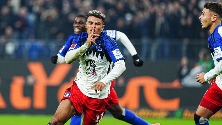 Ransford-Yeboah Koenigsdörffer rettet den HSV in letzter Sekunde vor einer Heimniederlage.