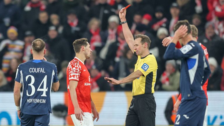 Dominik Kohr kassierte bereits neun Rote Karten in der Bundesliga. 