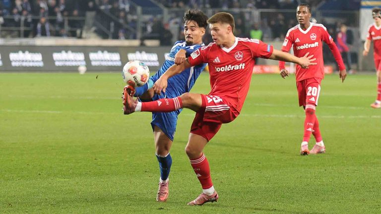 Der 1. FC Magdeburg besiegt den 1. FC Nürnberg am 14. Spieltag der 2. Bundesliga.