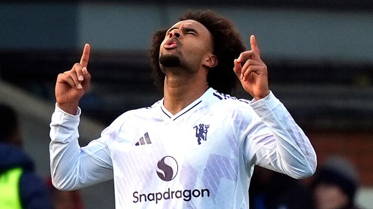 Joshua Zirkzee trifft für United erstmals seit knapp einem Jahr wieder. 