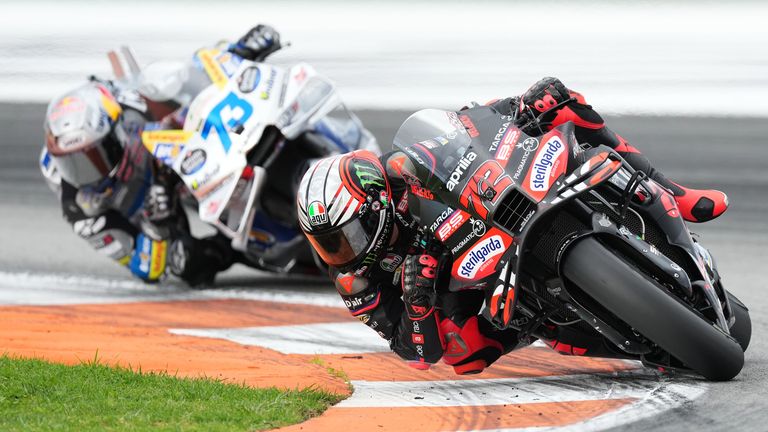  Marco Bezzecchi gewinnt beim Saisonfinale der MotoGP.