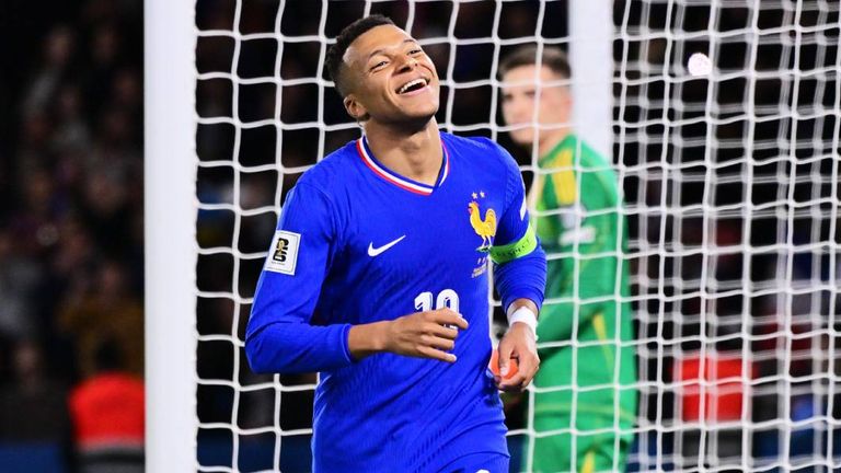 Kylian Mbappe erzielt die Führung für Frankreich gegen die Ukraine. 