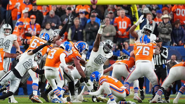 Die Denver Broncos gewinnen im Thursday Night Game gegen die Las Vegas Raiders mit einem Field Goal Unterschied.
