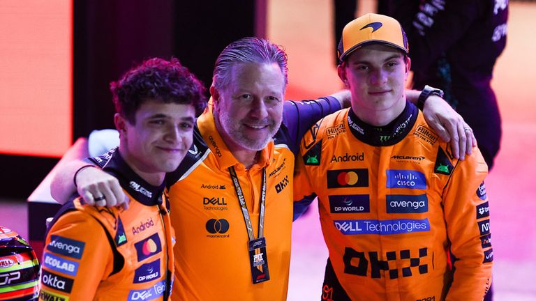 Gute Stimmung bei McLaren: Oscar Piastri (r.) gewinnt den Sprint in Katar, WM-Leader Lando Norris (l.) wird Dritter.