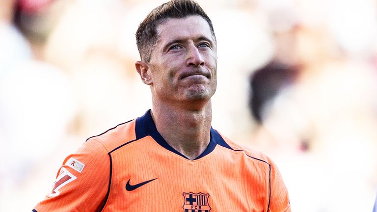 Robert Lewandowski durfte beim FC Barcelona an den letzten zwei Spieltagen 2022/23 nicht mehr treffen, um Geld zu sparen.