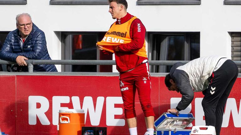 Said El Mala wird während des Trainings am Mittwoch am Knöchel behandelt.