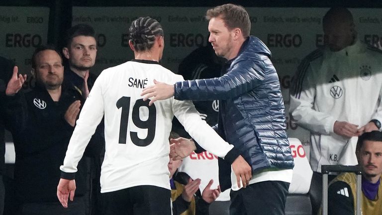 Julian Nagelsmann warnt Leroy Sane trotz seiner Rückberufung ins DFB-Team.