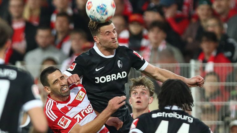 Union Berlin und der SC Freiburg teilen sich in der Bundesliga die Punkte.