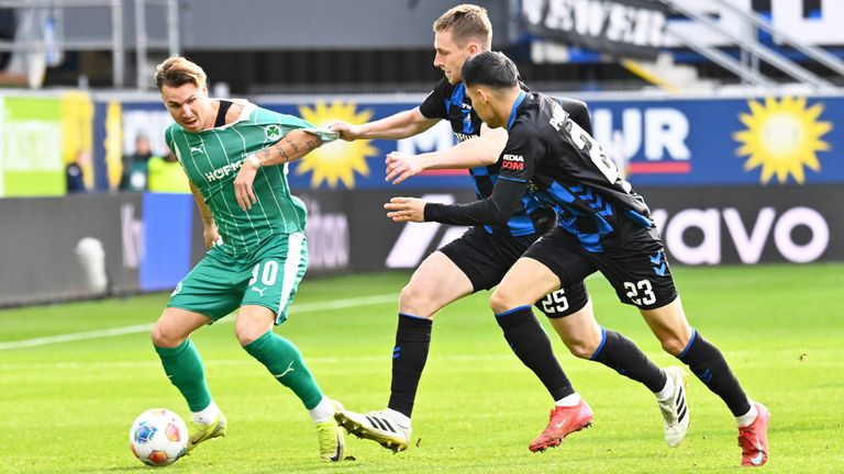 SC Paderborn gegen die SpVgg Greuther Fürth.