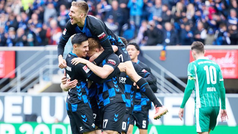 Der SC Paderborn ist nach dem Heimsieg gegen die SpVgg Greuther Fürth Tabellenführer der 2. Bundesliga.